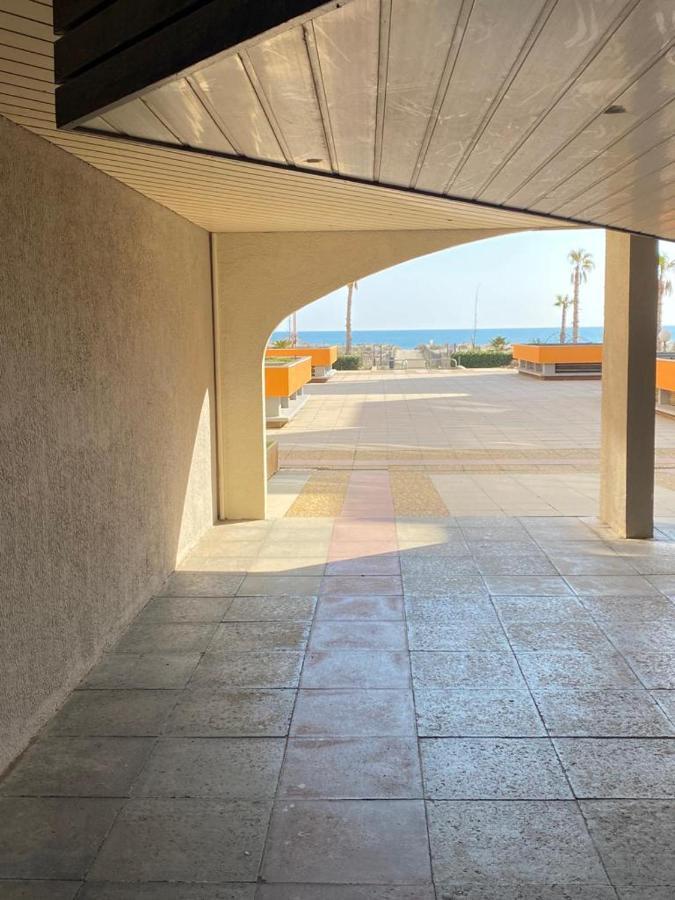 Le Barcarès, front de mer, vue mer et accès direct plage Esterno foto