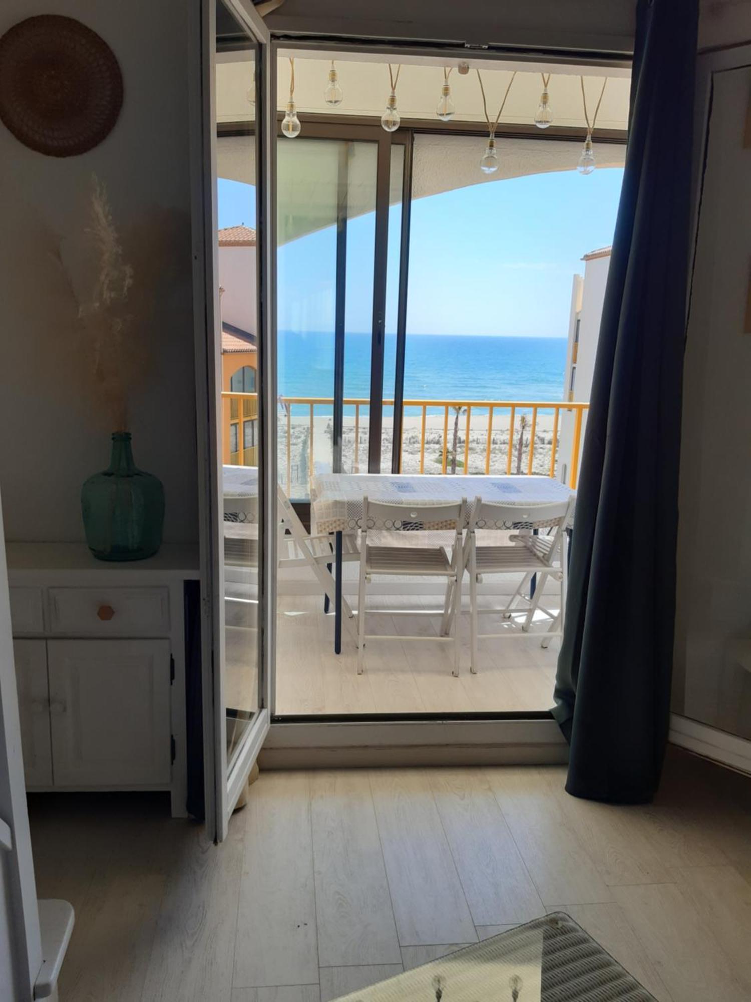 Le Barcarès, front de mer, vue mer et accès direct plage Esterno foto