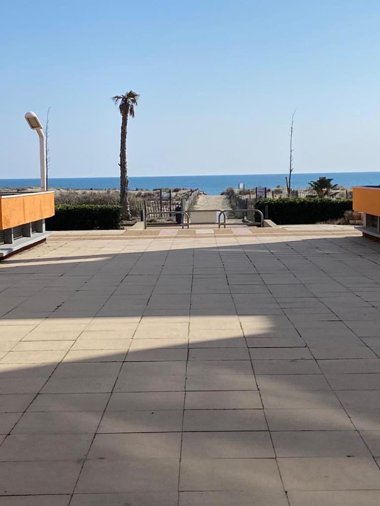 Le Barcarès, front de mer, vue mer et accès direct plage Esterno foto