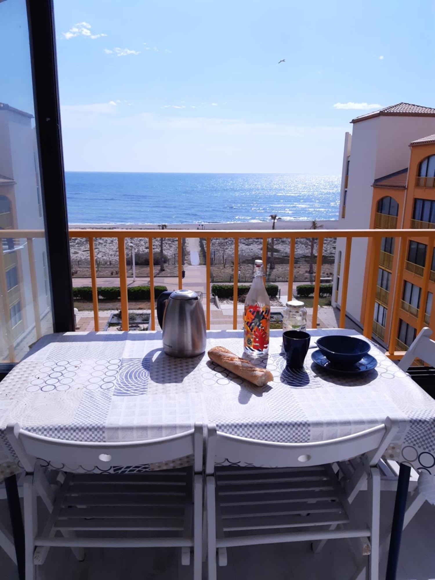 Le Barcarès, front de mer, vue mer et accès direct plage Esterno foto
